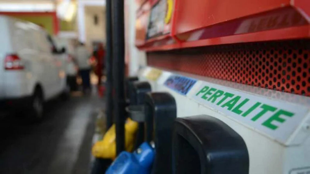 Catat! Ini Daftar Mobil di Atas 1.400 cc yang Bakal Dilarang Isi Pertalite