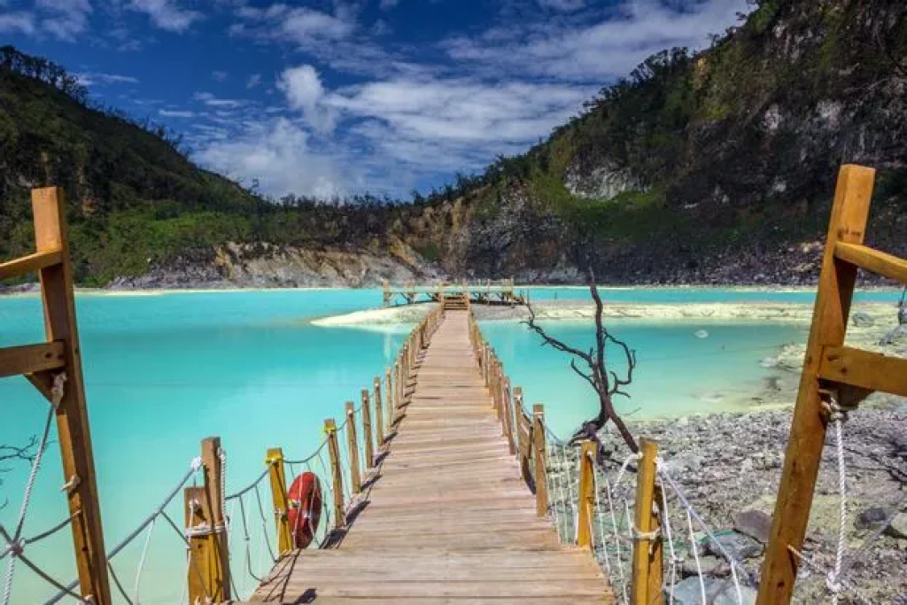 4 Rekomendasi Destinasi Wisata Alam di Bandung yang Patut Dikunjungi, Cek yuk!