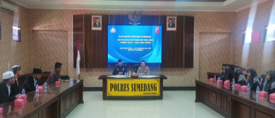 Kapolres Sumedang Lepas Perwakilan Santri Yang Akan Bertanding Pada Porseni NU Ke-1 Di Solo