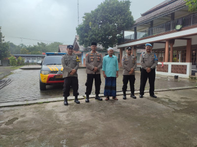 Tingkatkan Sinergitas  Dengan Tokoh Agama, Polsek Ujungjaya Sambangi Ponpes Matlaunnajah