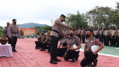 Kapolres Sumedang Pimpin Upacara Korp Raport Kenaikan Pangkat AnggotaPolri Polres Sumedang