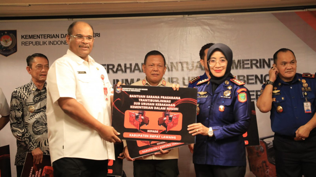 28 Daerah Terima Bantuan Pemerintah, Dirjen Bina Adwil Ingatkan Response Time Pelayanan