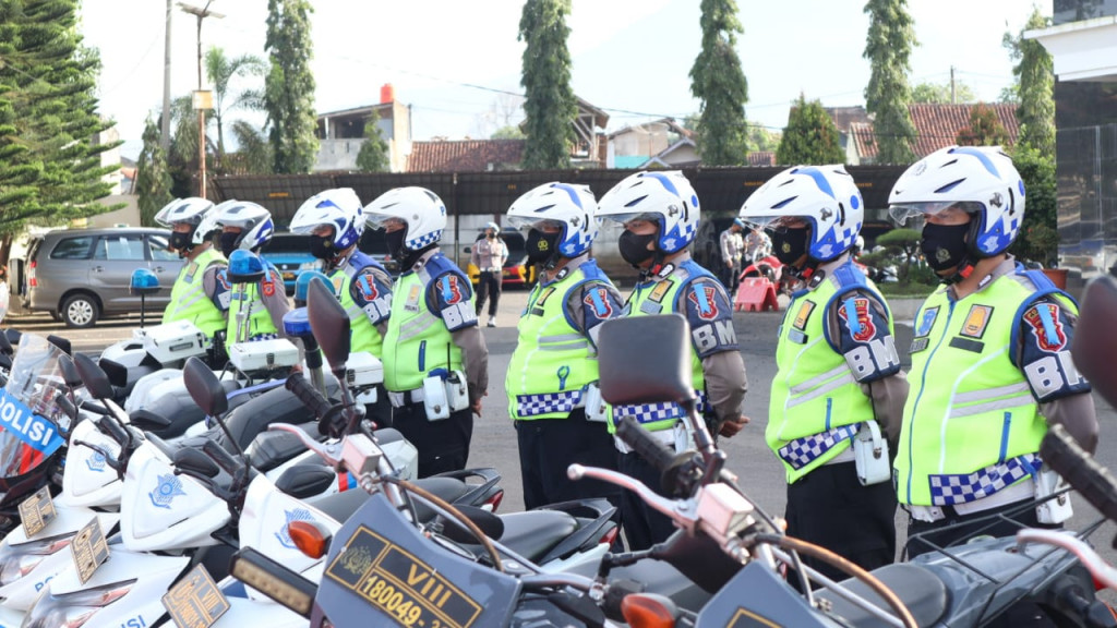Kapolres Sumedang Pimpin Apel Gelar Pasukan Operasi Keselamatan Lodaya 2023