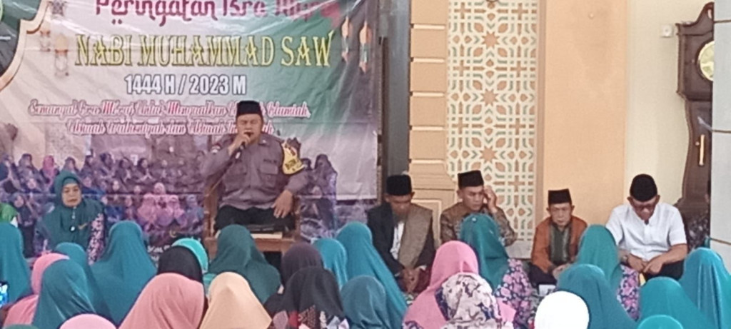 Peringati Isra Miraj 1444H, Bhabinkamtibmas Polsek Tanjungkerta Sampaikan Pesan Kamtibmas