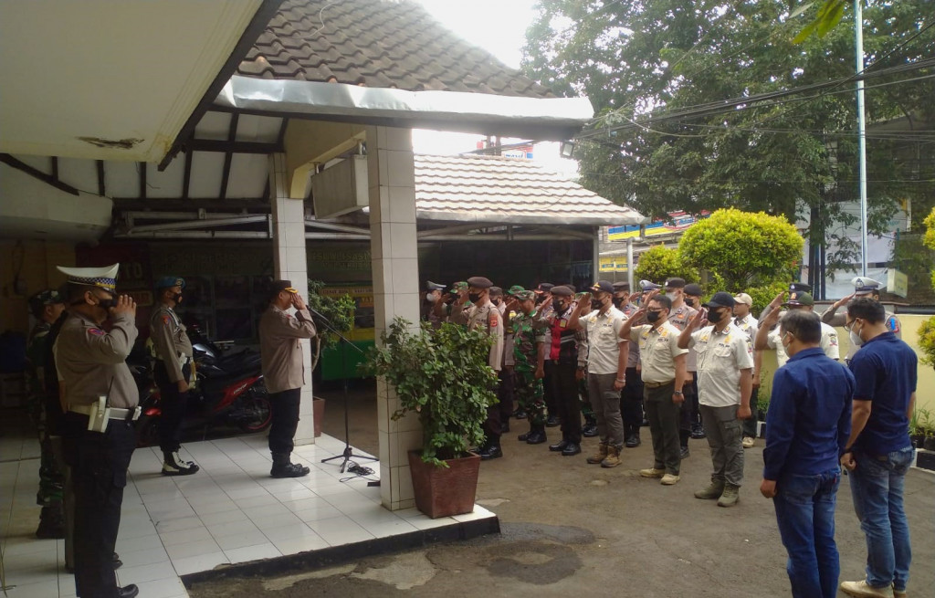 Kapolsek Jatinangor Pimpin Apel Gabungan TNI-Polri dan Satpol PP Jatinangor 