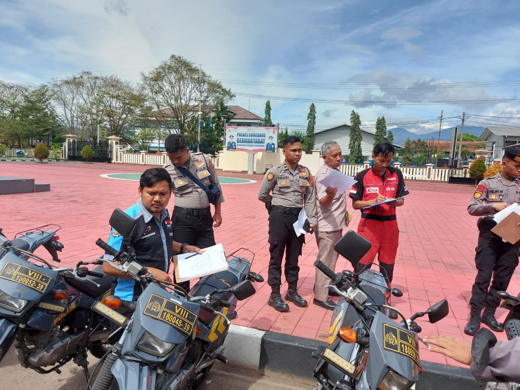 Siapkan Sarana Prasarana Pengamanan Pemilu 2024, Polres Sumedang Lakukan Pengecekan Kendaraan Dinas