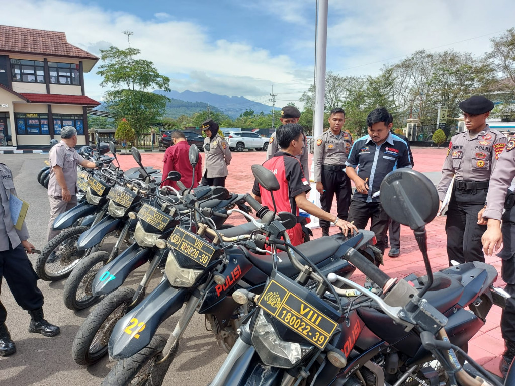 Siapkan Sarana Prasarana Pengamanan Pemilu 2024, Polres Sumedang Lakukan Pengecekan Kendaraan Dinas