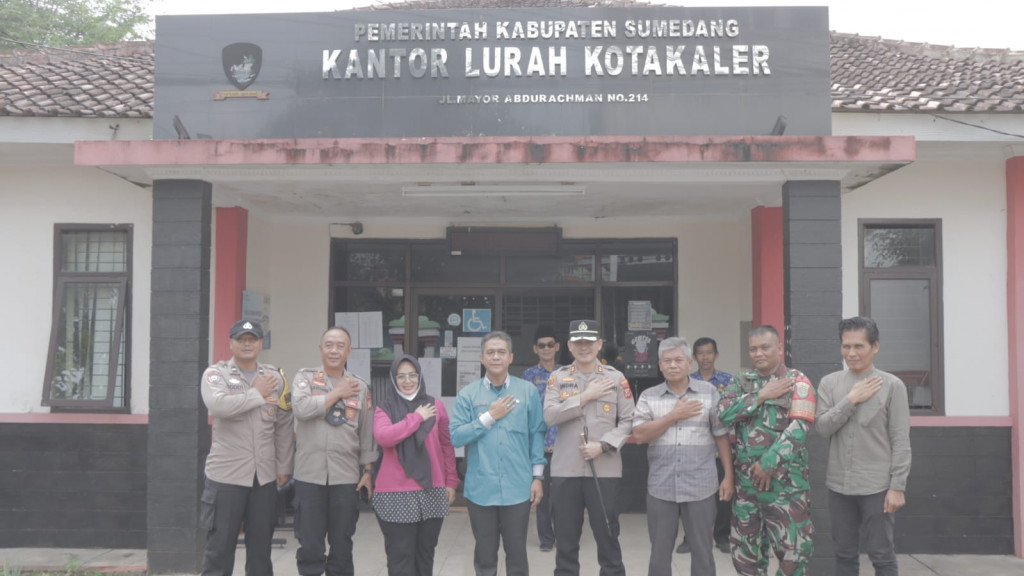 Serap Aspirasi Masyarakat, Kapolres Sumedang Laksanakan Jumat Curhat di Kelurahan Kotakaler
