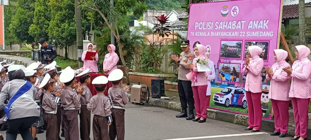 Polisi Sahabat Anak, Kapolres Sumedang Kenalkan Budaya Tertib Lalu Lintas Sejak Dini