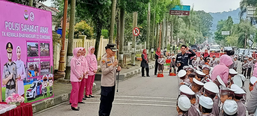 Polisi Sahabat Anak, Kapolres Sumedang Kenalkan Budaya Tertib Lalu Lintas Sejak Dini
