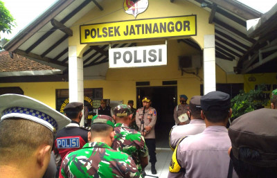 Kapolsek Jatinangor Pimpin Apel Gabungan TNI-Polri Dan Satpol PP Jatinangor 