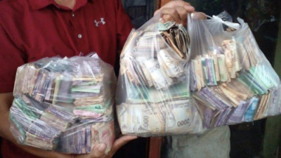 Heboh! Keluarga Temukan Uang Rp100 Juta Di Tas ODGJ Yang Meninggal Di Depan SPBU Depok