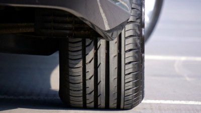 Ketahui Tanda-tanda Ban Mobil Sudah Tak Bisa Lagi Ditambal