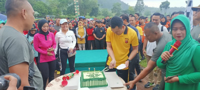 Wujud Sinergitas, Polres Sumedang Laksanakan Olahraga Bersama Di HUT Yonif 301/PKS Ke 75 