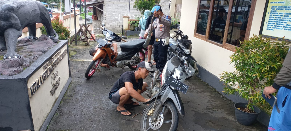 Respon Keluhan Masyarakat, Polsek Tanjungkerta Penertiban Knalpot Bising