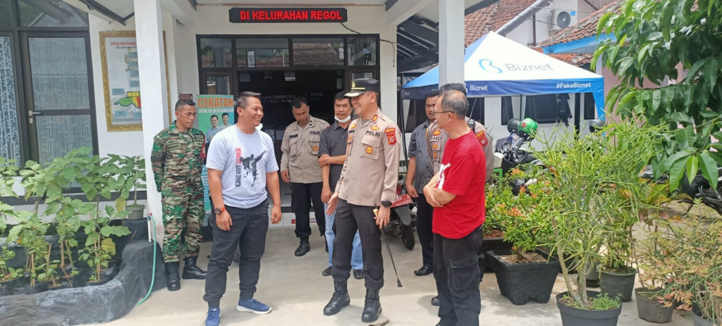 Dengarkan Aspirasi Masyarakat, Kapolres Sumedang Laksanakan Jumat Curhat di Kelurahan Regol Wetan 