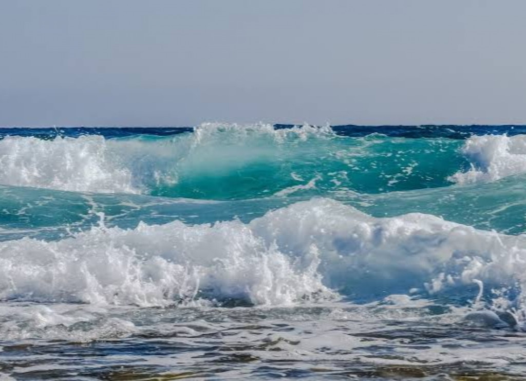 Mengapa Air Laut Asin? Ini Penjelasannya