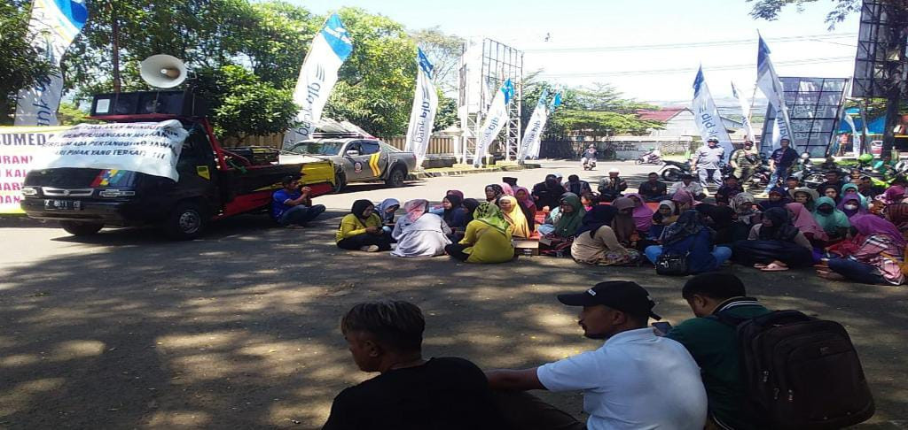 Warga Terdampak Pembangunan Tol Cisumdawu Seksi II Lakukan Unras, Polres Sumedang Gelar Pengamanan