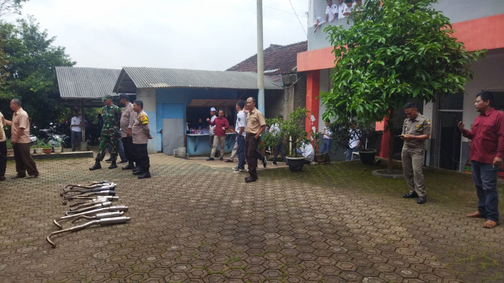 Cegah Gangguan Kamtibmas, Polsek Situraja Laksanakan Pembinaan Knalpot Bising