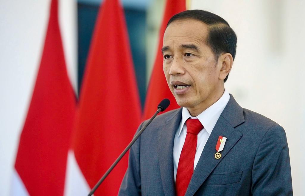 Presiden Jokowi Heran Kemenhan dan Polri Masih Impor Senjata dan Sepatu  