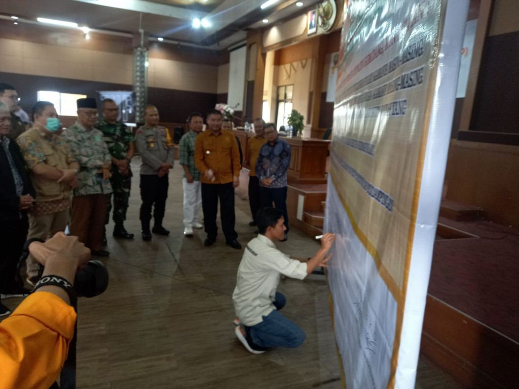 Wujudkan Kerukunan Antar Umat Beragama, Forkopimda Sumedang Gelar Deklarasi Damai Lintas Agama 