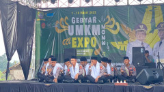 Meriahkan Gebyar UMKM Expo, Anggota Dalmas Polres Sumedang Tampilkan Nasyid Sholawat Nadhom Alfiyah 