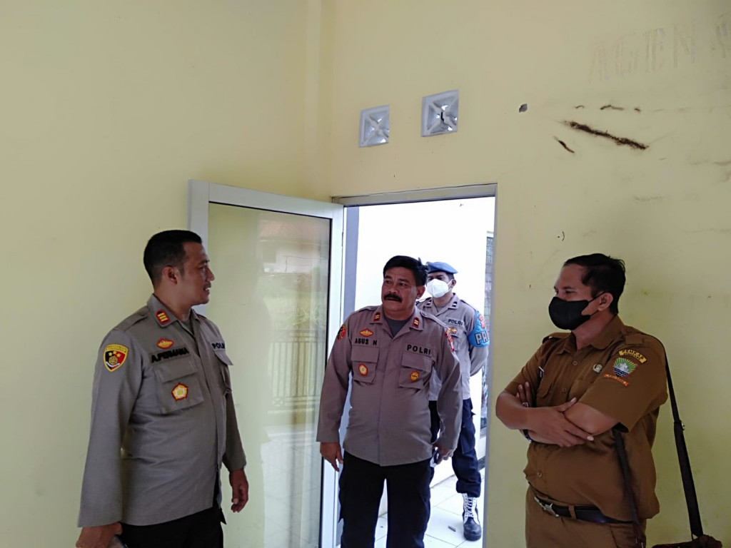 Jelang Pengamanan Lebaran 2023, Polsek Situraja Tinjau Lokasi Pembangunan Pos Pelayanan 