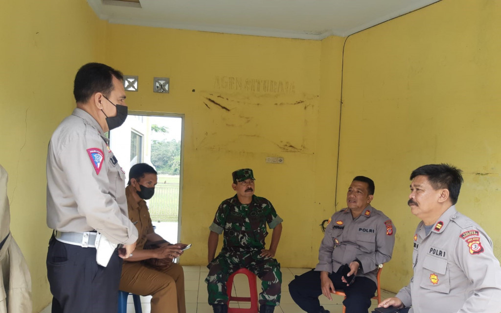 Jelang Pengamanan Lebaran 2023, Polsek Situraja Tinjau Lokasi Pembangunan Pos Pelayanan 