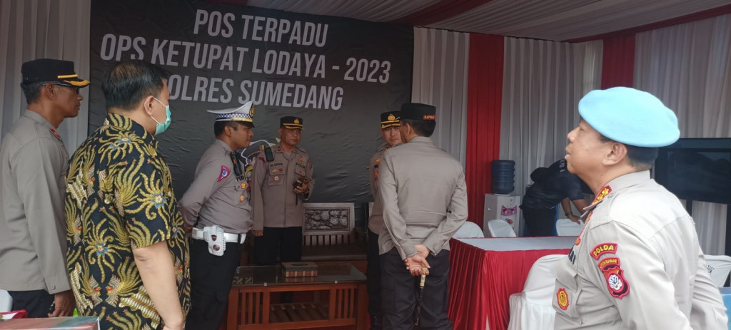 Kapolda Jabar Tinjau Pos Terpadu Ops Ketupat Lodaya 2023 Polres Sumedang 