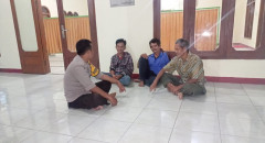 Laksanakan Taraweh Keliling, Bhabinkamtibmas Polsek Cisarua Berikan Himbauan Kamtibmas