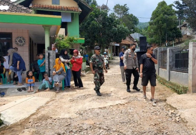 Sebagai Upaya Minimalisir Aksi Kejahatan, Polsek Cisitu Laksanakan Patroli Jalan Kaki