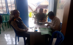 Briptu Dede Nuryana Bersama Babinsa Laksanakan Giat Sambang dan Silaturahmi