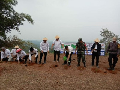 Berdayakan Petani Di Sumedang, Kadin Luncurkan Program Cakra Desa