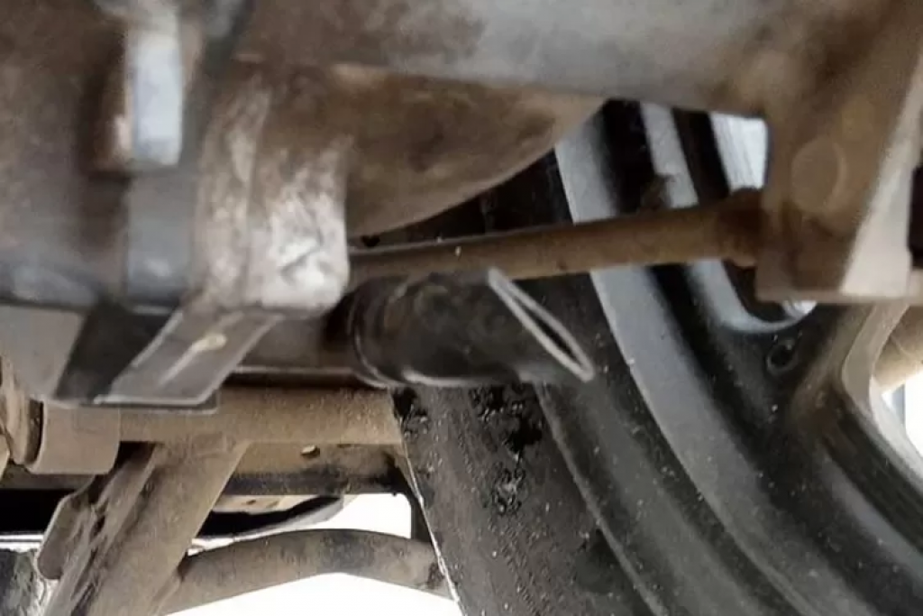 Selang Kecil di Bawah CVT Skutik Ini Ternyata Fungsinya Penting Lho, Kalau Rusak Bisa Ribet